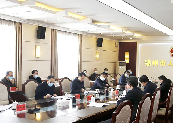 市政府聽(tīng)取人大代表、政協(xié)委員對《政府工作報告》的意見(jiàn)和建議